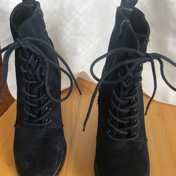 Candie’s brand heeled booties - Picture 2 of 5